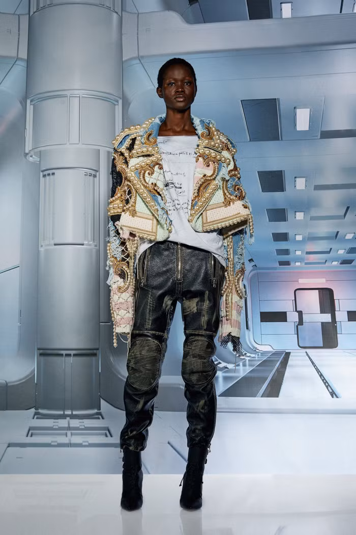Balmain Pre-Fall 2022: Nét cổ điển trong đương đại ảnh 5