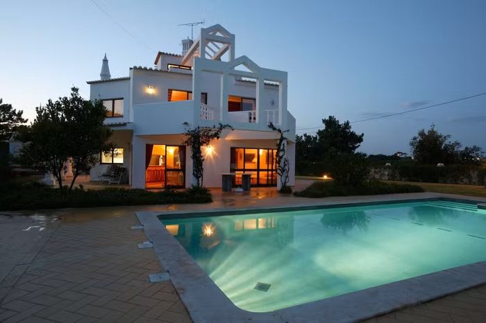Stylish Villa with Large Private Pool ,Walled Garden &amp; Sea Views very quiet - - Vale Navio
