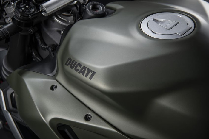 Ducati Streetfighter V2 2022 nổi bật với màu sơn Storm Green ảnh 2