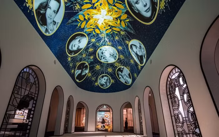 triển lãm nước hoa Chanel