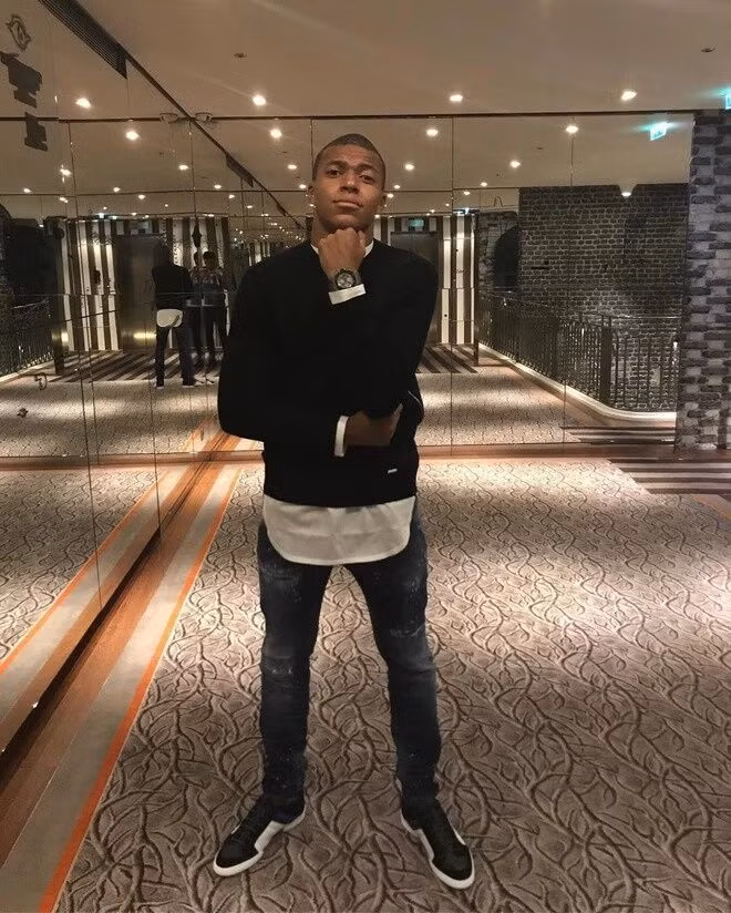 BST đồng hồ của Kylian Mbappé 
