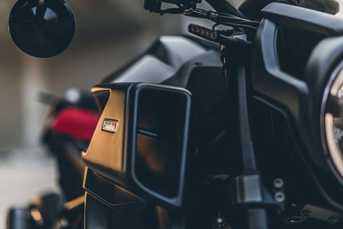 Brabus và KTM hợp tác phát triển siêu mô tô giới hạn Brabus 1300R ảnh 6 Brabus và KTM hợp tác phát triển siêu mô tô giới hạn Brabus 1300R ảnh 6