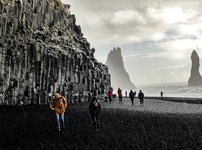 Du lịch Iceland: Hành trình khám phá “tiểu hành tinh” siêu thực phía bắc Đại Tây Dương ảnh 4 du lịch iceland biển đen