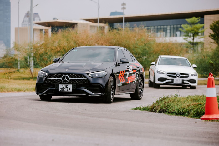 Mercedes-Benz Driving Festival 2022 trải nghiệm trên đường đua F1 ảnh 6 Mercedes-Benz Driving Festival 2022 trải nghiệm trên đường đua F1 ảnh 6