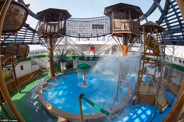 Nội thất nguy nga bên trong tàu du lịch khổng lồ - 3