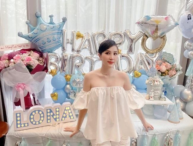 Mẫu đầm khiến sao nữ Vbiz mê mệt: Thoải mái nhưng lại khiến nhiều cô vướng vào nghi vấn có bầu ảnh 22 Kiểu đầm khiến loạt sao nữ Vbiz mê mệt nhưng lại vô tình đẩy Kaity Nguyễn vào nghi vấn có bầu - Ảnh 8.