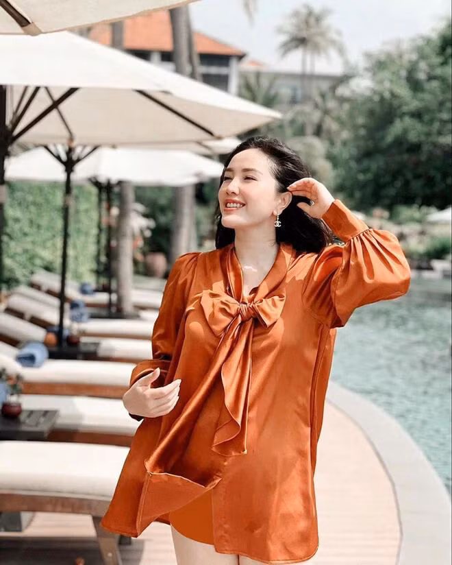 Có 1 mẫu đầm khiến sao nữ Vbiz mê mệt: Thoải mái level max nhưng lại khiến nhiều cô vướng vào nghi vấn có bầu - Ảnh 7.