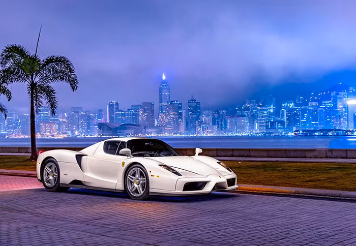 Ferrari Enzo màu trắng độc nhất thế giới xuất hiện trên sàn đấu giá ảnh 1 Ferrari Enzo màu trắng độc nhất thế giới xuất hiện trên sàn đấu giá ảnh 1