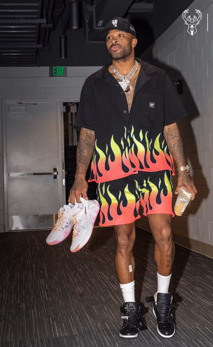 PJ Tucker chơi lớn khi diện mẫu giày Nike Air Jordan 1 nạm kim cương-2