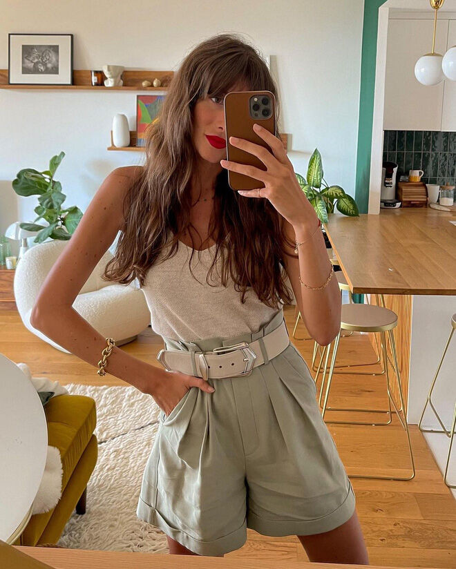 Cách phối áo trắng kiểu Pháp, từ áo sơ mi đến áo dây đều có kiểu mix đẹp ảnh 3