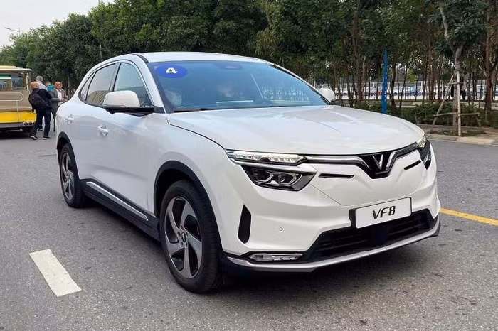 VinFast triệu hồi VF 8