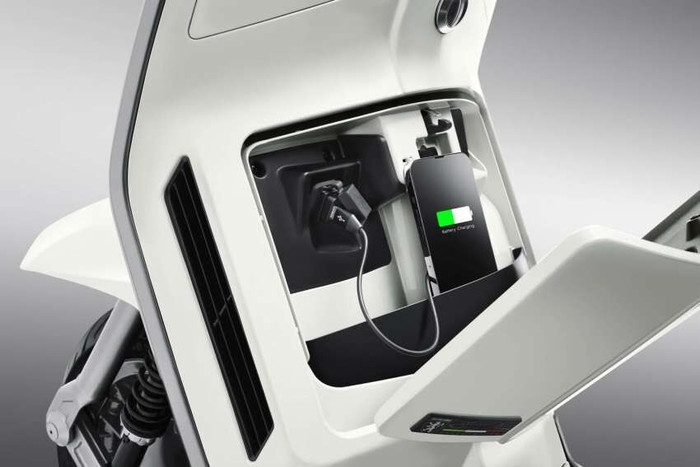 Lambretta ra mắt bộ đôi xe tay ga cao cấp G350 Special và X300 2022 ảnh 4