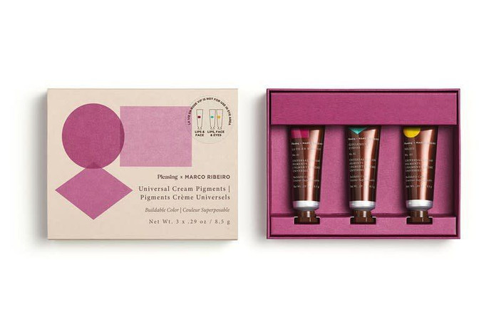 Harry Styles giới thiệu bộ sưu tập các sản phẩm trang điểm mới ảnh 5 Harry Styles giới thiệu bộ sưu tập các sản phẩm trang điểm mới ảnh 5