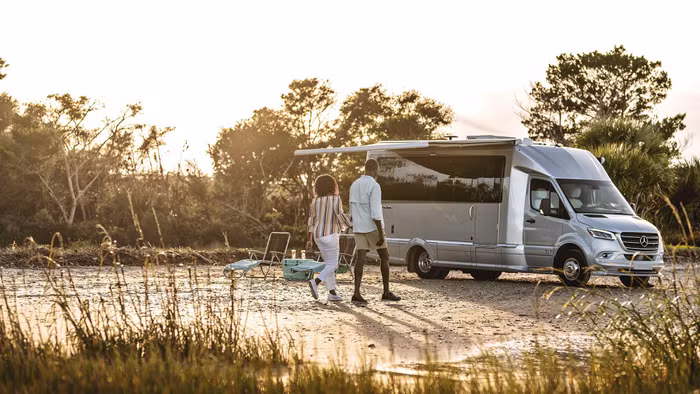 Airstream x Mercedes-Benz 2021 Atlas Touring Coach