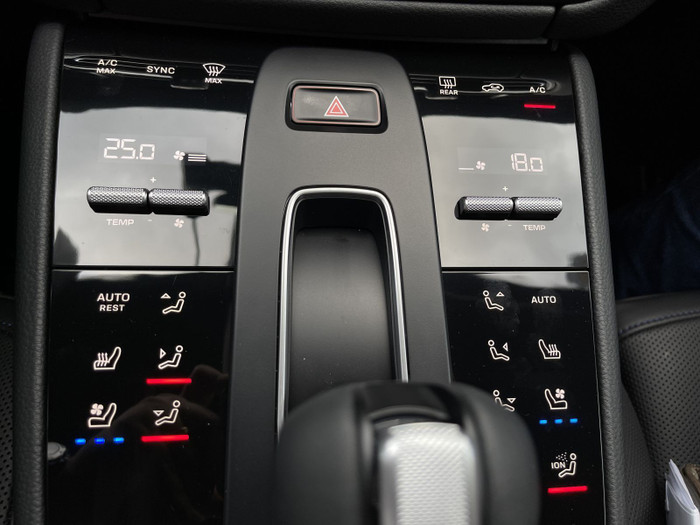 Porsche Macan 2022: Thay đổi nội - ngoại thất, nâng cấp khả năng vận hành ảnh 8