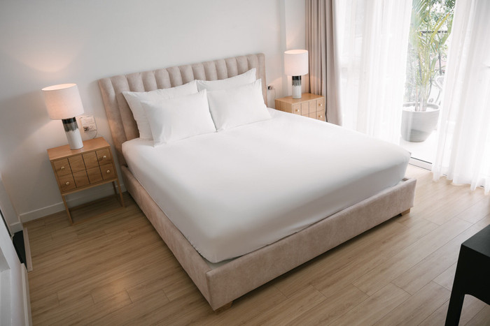 6 tips để trải giường ở nhà sang xịn mịn như giường khách sạn từ cô nàng có 4 năm kinh nghiệm trong ngành - Ảnh 12.