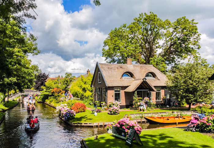 Giethoorn - ngôi làng cổ tích đẹp nhất thế giới ở Hà Lan