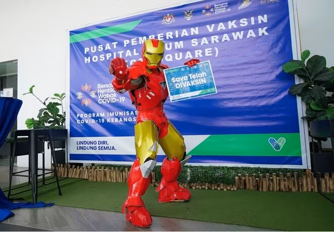 Hóa trang thành siêu anh hùng, thủy thủ mặt trăng... đi tiêm vaccine-2