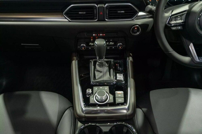 Mazda CX-8 2022 được bổ sung thêm 2 màu đặc biệt ảnh 2