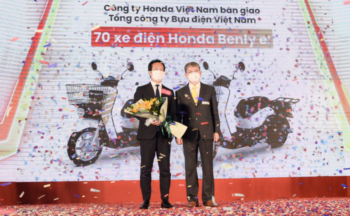 Honda Việt Nam phối hợp với Bưu Điện Việt Nam triển khai thí điểm dự án sử dụng xe điện giao hàng ảnh 3 Honda Việt Nam phối hợp với Bưu Điện Việt Nam triển khai thí điểm dự án sử dụng xe điện giao hàng ảnh 3