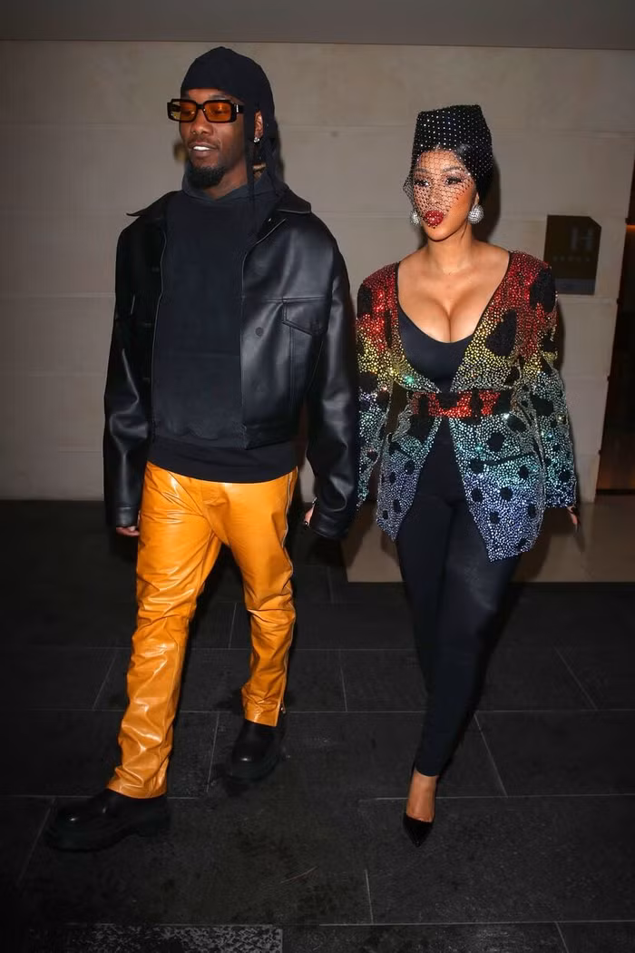 nữ Rapper và Offset ra về Balenciaga show PFW