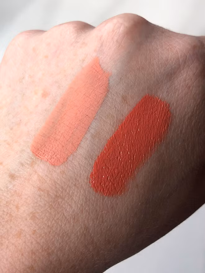 Mốt bây giờ là phải xài má hồng dạng kem và đây là 4 sản phẩm đang được tín đồ làm đẹp mê mẩn nhất - Ảnh 2.