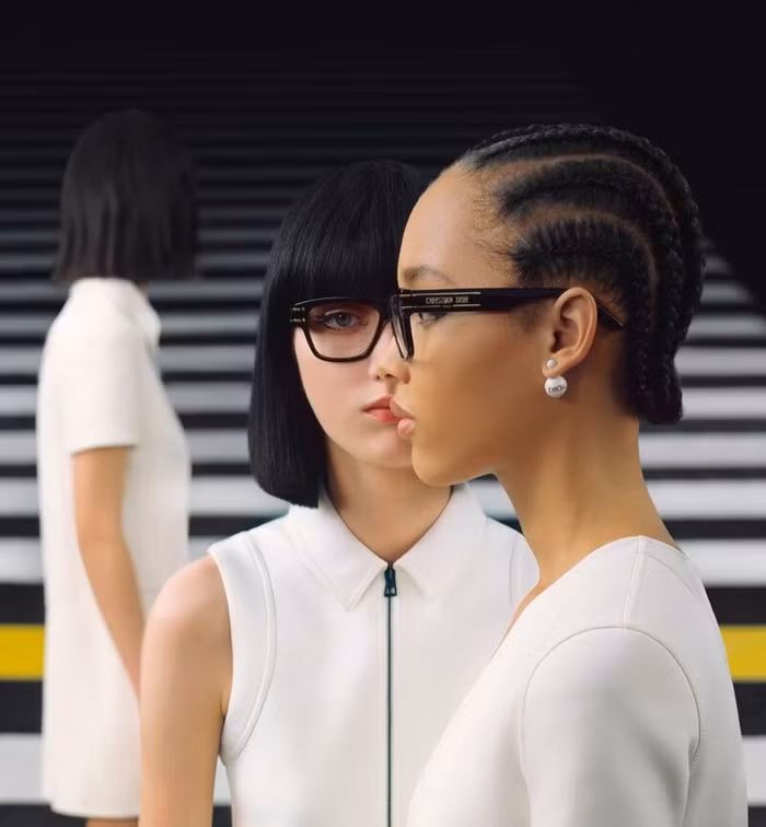 Dior Xuân Hè 2022 Campaign - Tái hiện sắc màu pop thập niên 60 ảnh 1