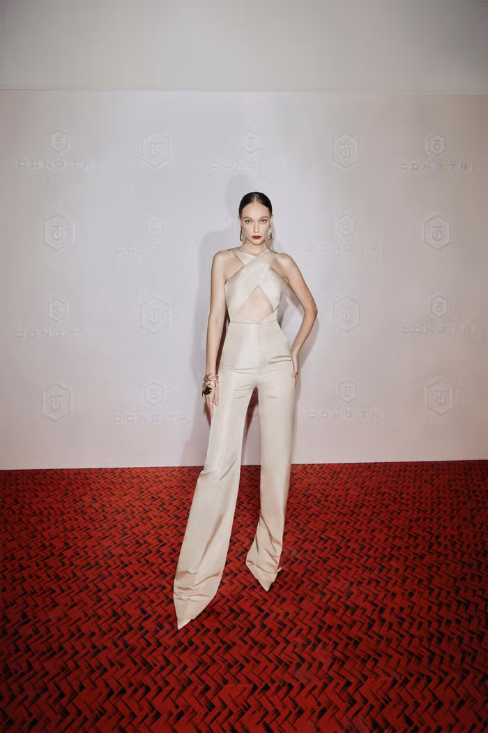 NTK Công Trí- Điểm sáng của thời trang Việt ở trời Tây với BST "CONG TRI Xuân Hè 2022" ảnh 10