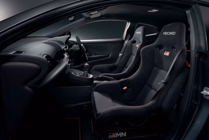 Toyota GRMN Yaris với 2 chỗ ngồi mạnh hơn và thể thao hơn ảnh 1