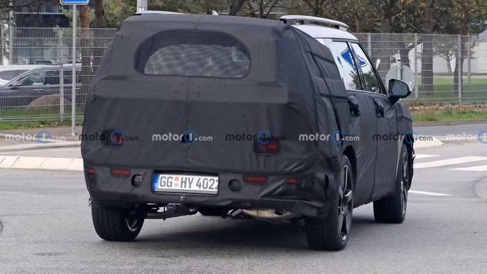 Đuôi xe Hyundai Santa Fe 2024