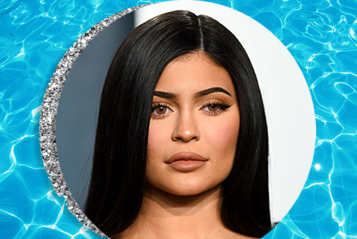 Kylie Jenner mở rộng kinh doanh sang lĩnh vực đồ bơi