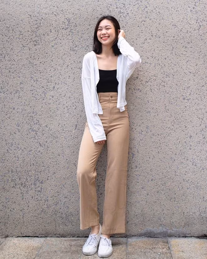 Set đồ toàn những item basic hết mức nhưng vẫn mang đến diện mạo