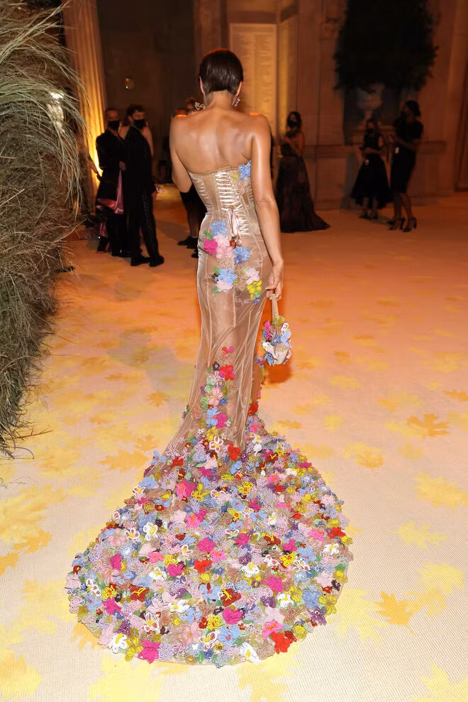 Điểm danh những bộ cánh đẹp nhất Met Gala 2021 ảnh 14 Điểm danh những bộ cánh đẹp nhất Met Gala 2021 ảnh 14