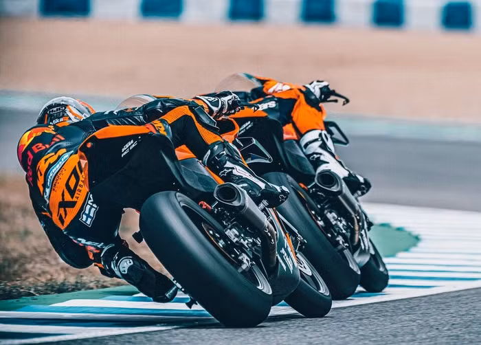 KTM trình làng mẫu RC 8C - Bản giới hạn cho đường đua-10