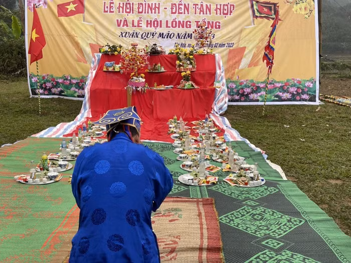Lễ tế tại lễ hội Lồng tồng