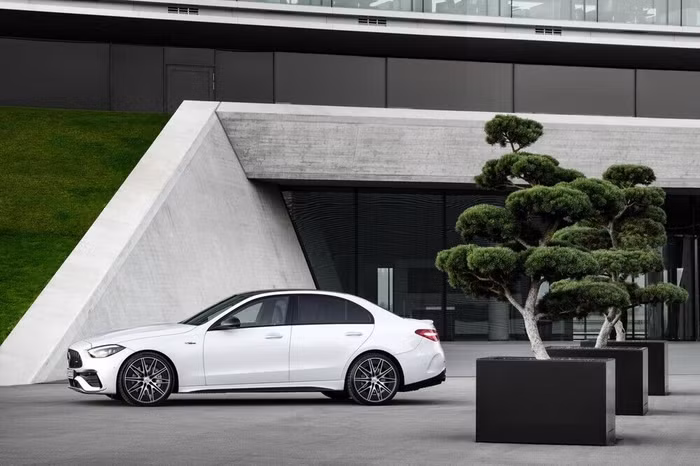 Mercedes-AMG C43 4Matic được trình làng, mạnh hơn 400 mã lực ảnh 1 Mercedes-AMG C43 4Matic được trình làng, mạnh hơn 400 mã lực ảnh 1