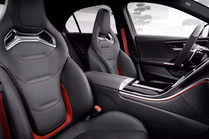 Mercedes-AMG C43 4Matic được trình làng, mạnh hơn 400 mã lực ảnh 3 Mercedes-AMG C43 4Matic được trình làng, mạnh hơn 400 mã lực ảnh 3