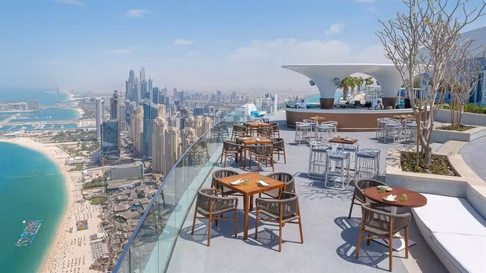 Bể bơi vô cực cao nhất thế giới ở Dubai