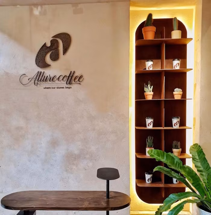 Những quán cà phê đang "càn quét" mọi mặt trận sống ảo ở Sài Gòn ảnh 10