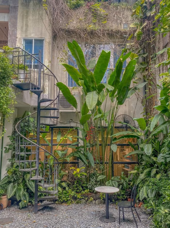 Những quán cà phê đang "càn quét" mọi mặt trận sống ảo ở Sài Gòn ảnh 6