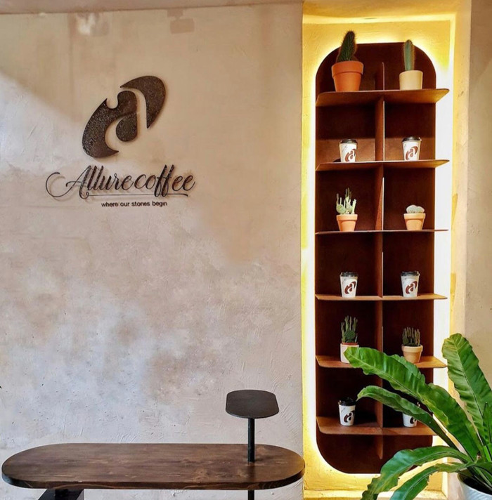 Những quán cà phê đang "càn quét" mọi mặt trận sống ảo ở Sài Gòn ảnh 10