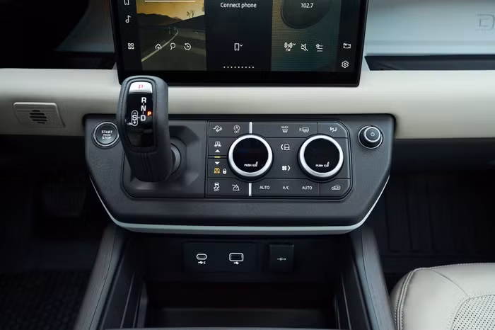 SUV Land Rover Defender 130