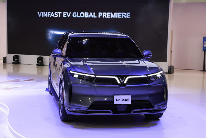 Cận cảnh VinFast VF-E35 và VF-E36 đang ra mắt tại Los Angeles Auto Show 2021 ảnh 5