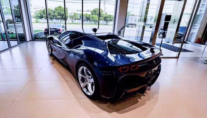Ferrari SF90 Stradale màu xanh dương chính hãng cập bến Việt Nam- Đã "về dinh" với doanh nhân Nguyễn Quốc Cường ảnh 2