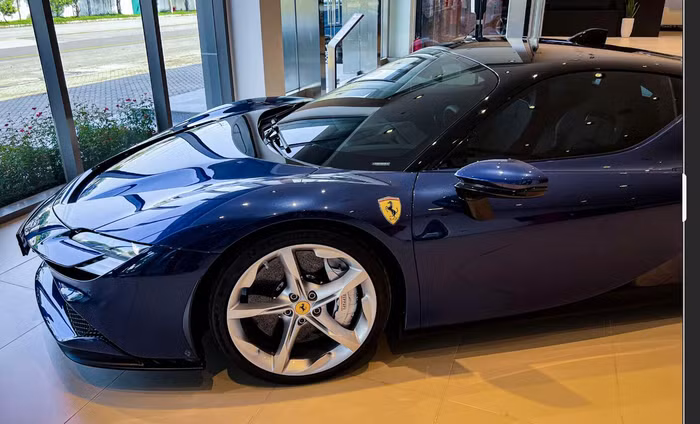 Ferrari SF90 Stradale màu xanh dương chính hãng cập bến Việt Nam- Đã "về dinh" với doanh nhân Nguyễn Quốc Cường ảnh 4
