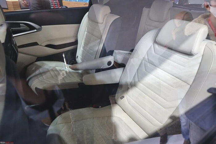 Đại lý bắt đầu nhận cọc Kia Carens 2023, phân khúc MPV thêm sôi động ảnh 7 Đại lý bắt đầu nhận cọc Kia Carens 2023, phân khúc MPV thêm sôi động ảnh 7