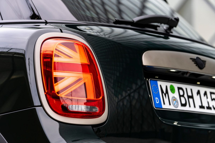 MINI Cooper S 5-Cửa Resolute Edition ra mắt thị trường Việt Nam ảnh 2