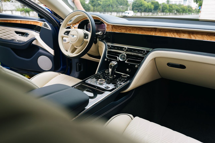 xe Bentley Flying Spur Hybrid