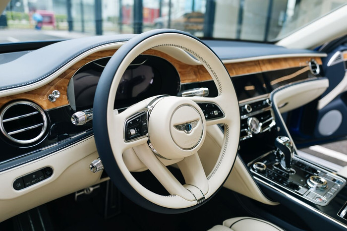 xe Bentley Flying Spur Hybrid