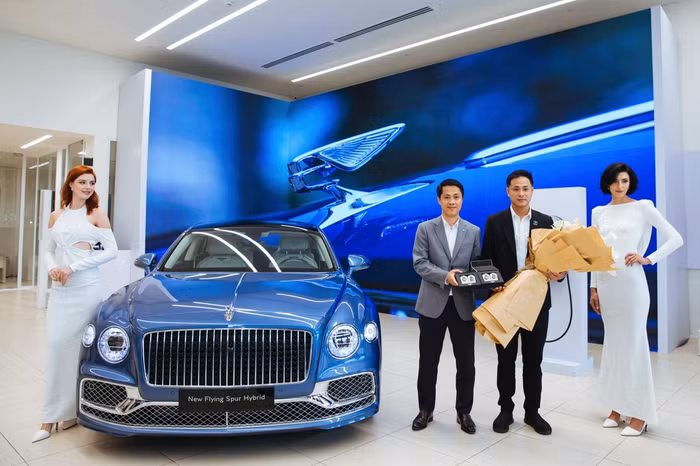 xe Bentley Flying Spur Hybrid